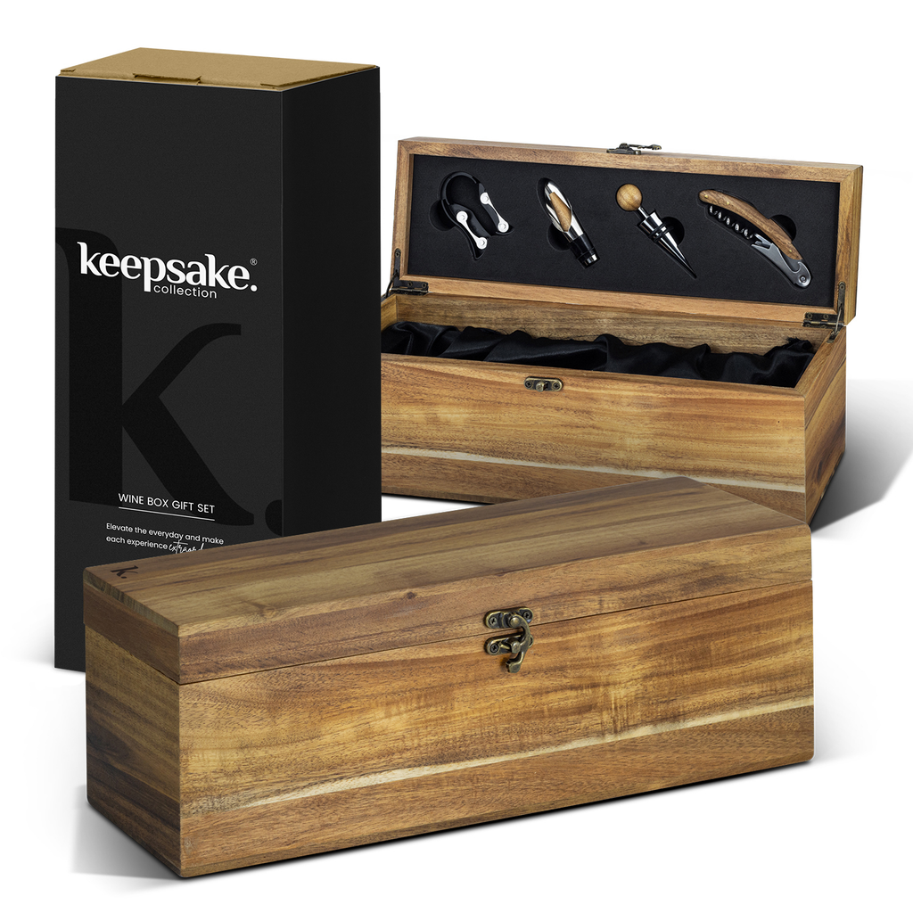 Stunning wine gift set in a natural acacia wood presentation box